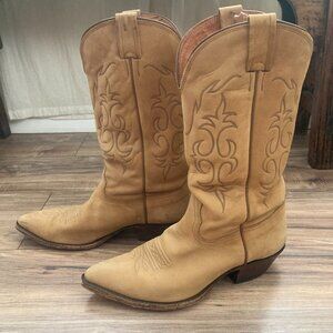 VINTAGE NOCONA WOMANS WESTERN COWBOY BOOTS TAN LEATHER SZ 10